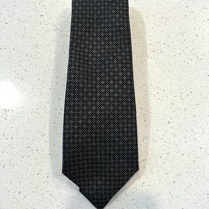 Saks fifth Ave mens dress tie silk gray and black